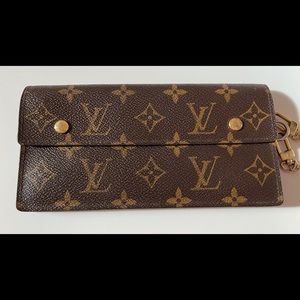 Sold!Authentic Louis Vuitton Accordian Wallet w/Chain